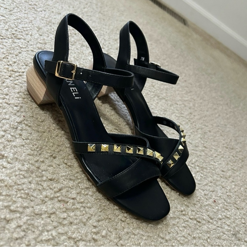 NWOT VANELI CIDIN SANDAL black gold studded block heel sandal